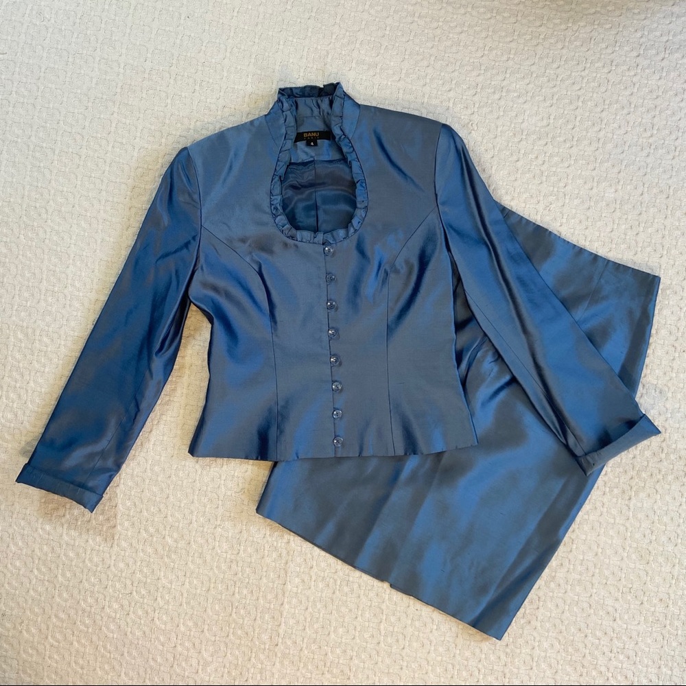 Elegant Banu Paris Blue Silk Skirt Suit Size 4